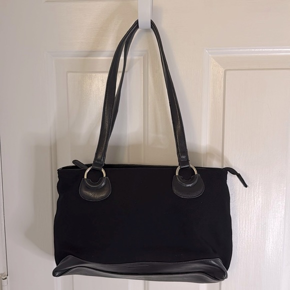 NWOT - Sag Harbor Shoulder Purse,Zipper Close with Lots of Pockets! Black - Picture 1 of 10